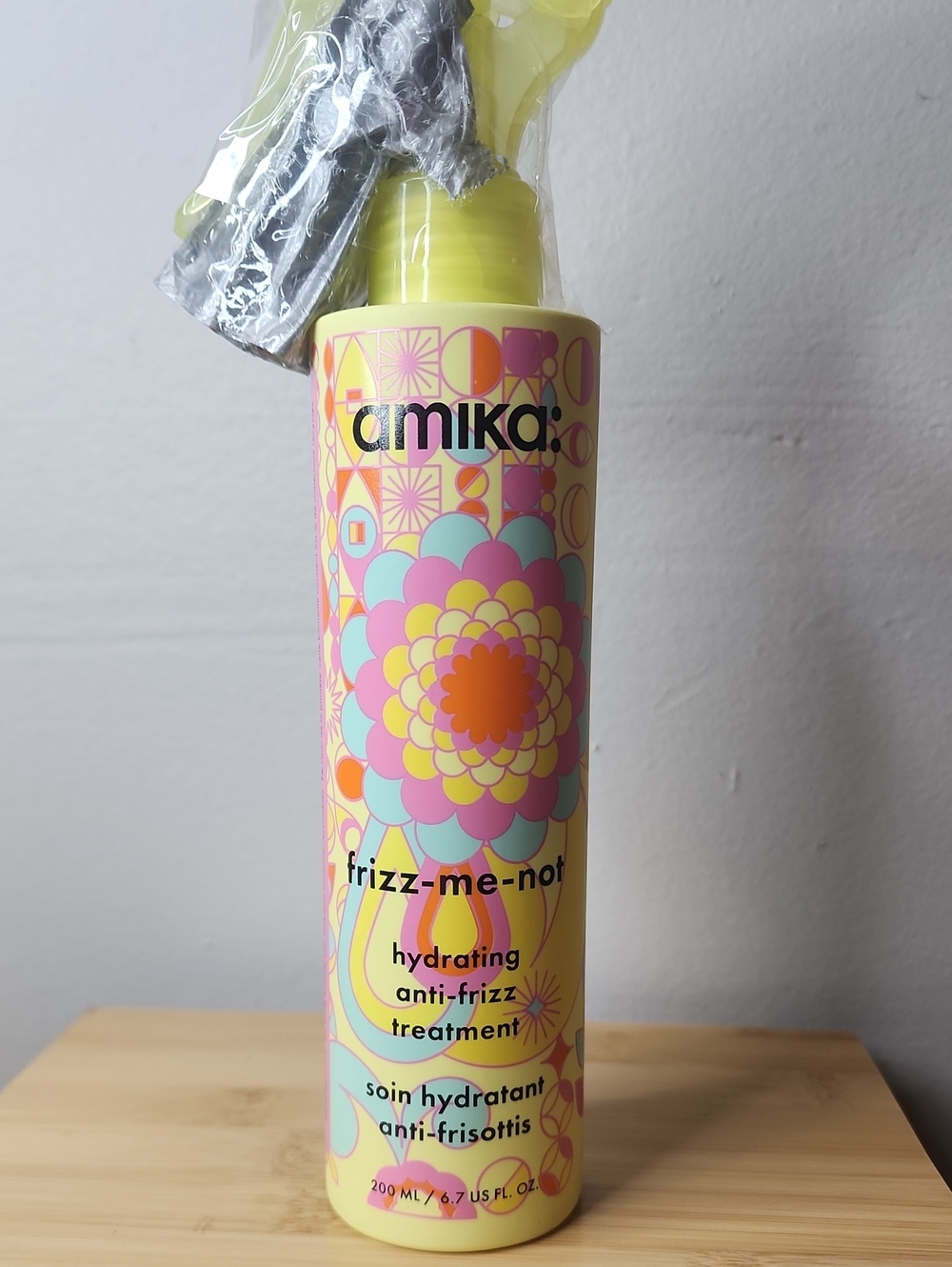amika Yellow & Pink Frizz-Me-Not Hydrating Anti-Frizz Treatment